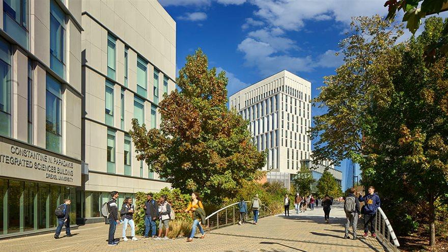 Image of the bridge near the Papadakis Integrated Sciences Building on Drexel&#39;s University City Campus.